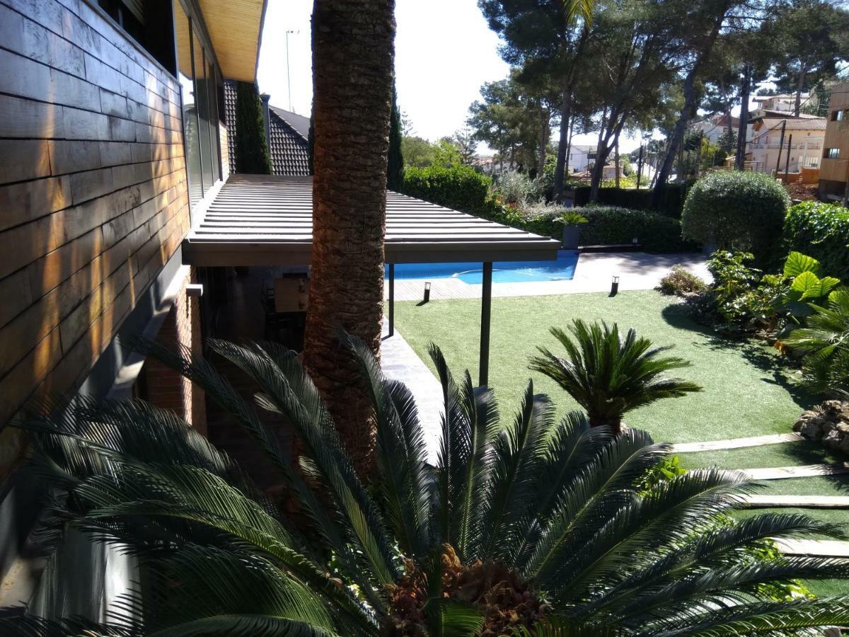 Villa Del Bosque カステルデフェルス エクステリア 写真