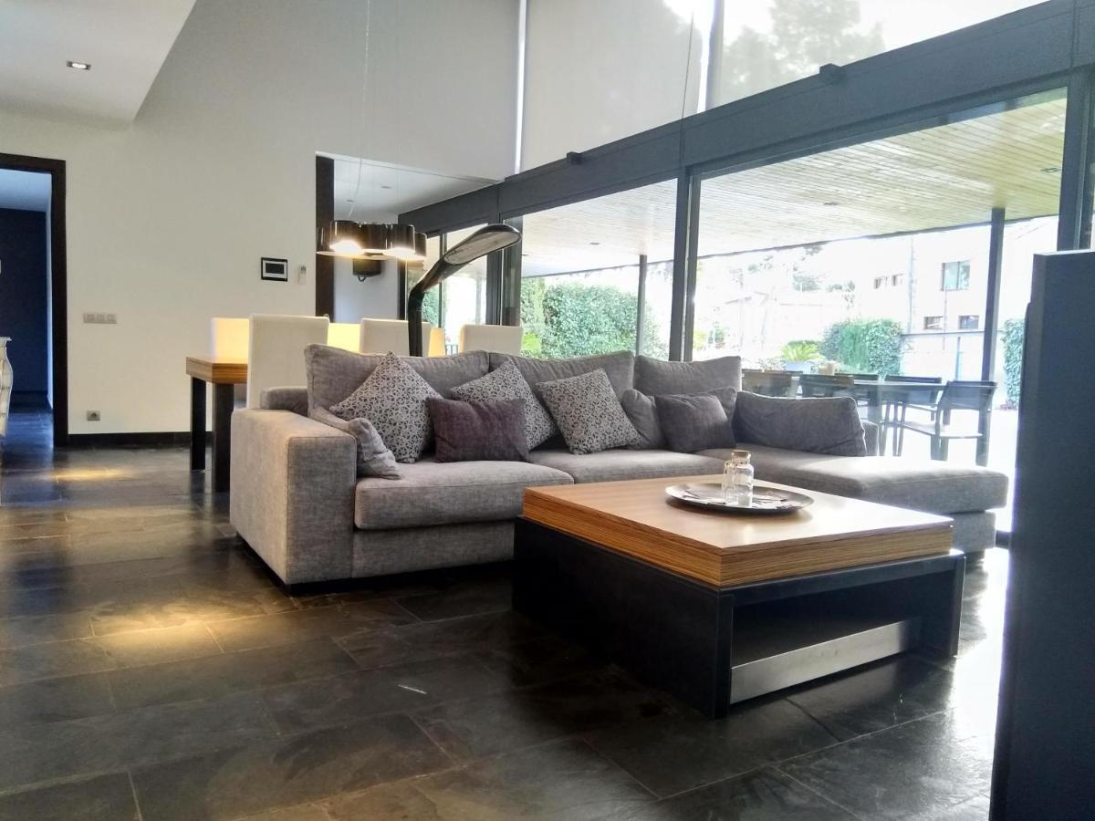 Villa Del Bosque カステルデフェルス エクステリア 写真