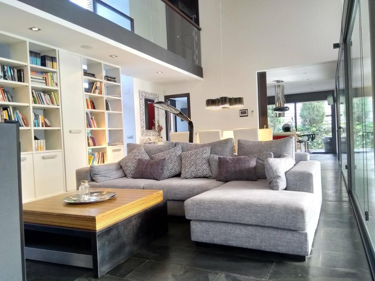 Villa Del Bosque カステルデフェルス エクステリア 写真